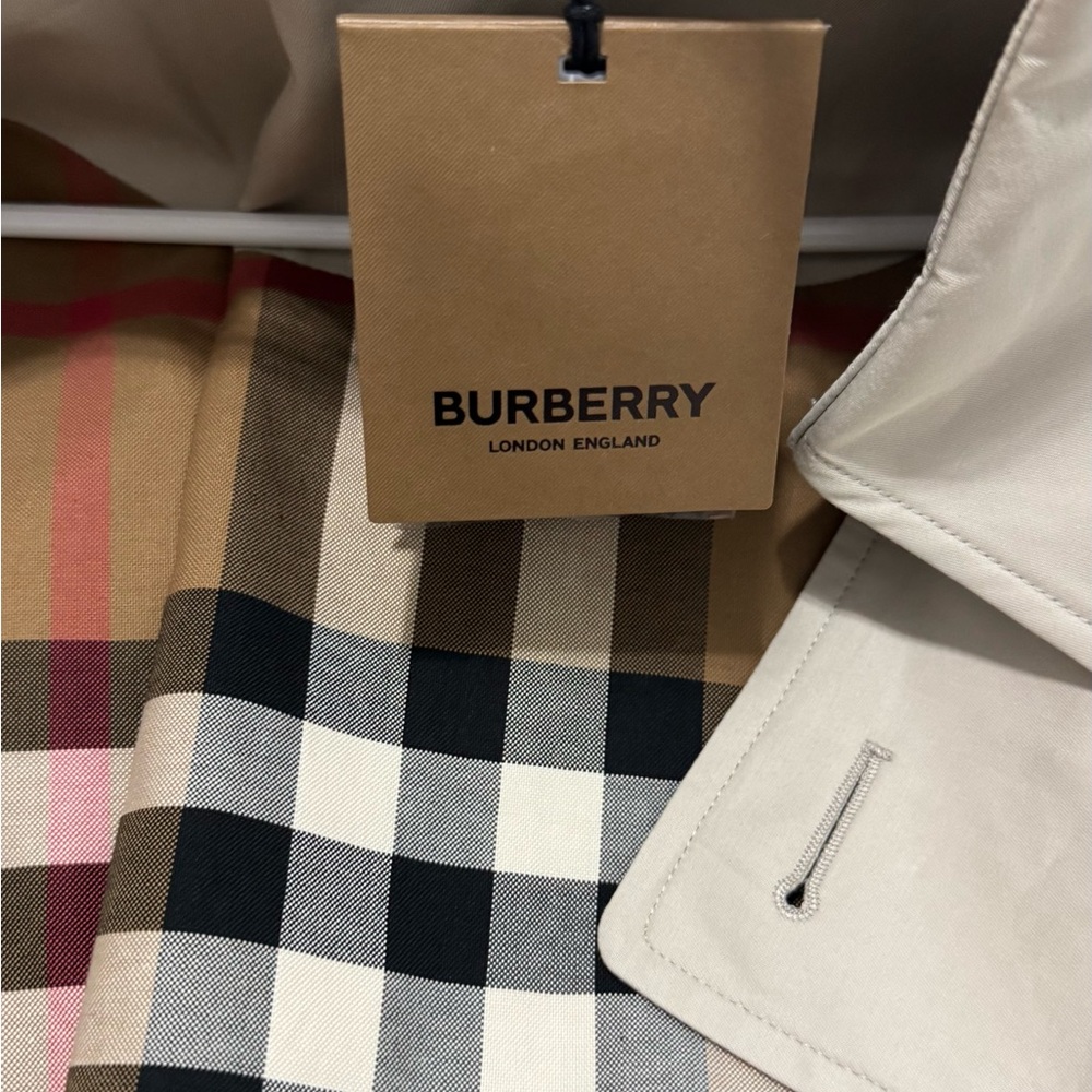 Burberry Light Tan Trench Coat with Check Lining - Picture 4 of 13